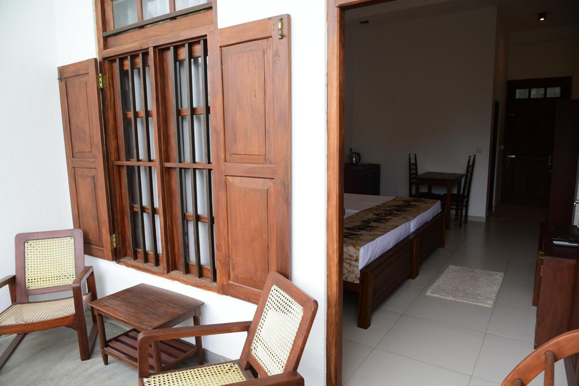 Tranquil Hotel Hikkaduwa Buitenkant foto