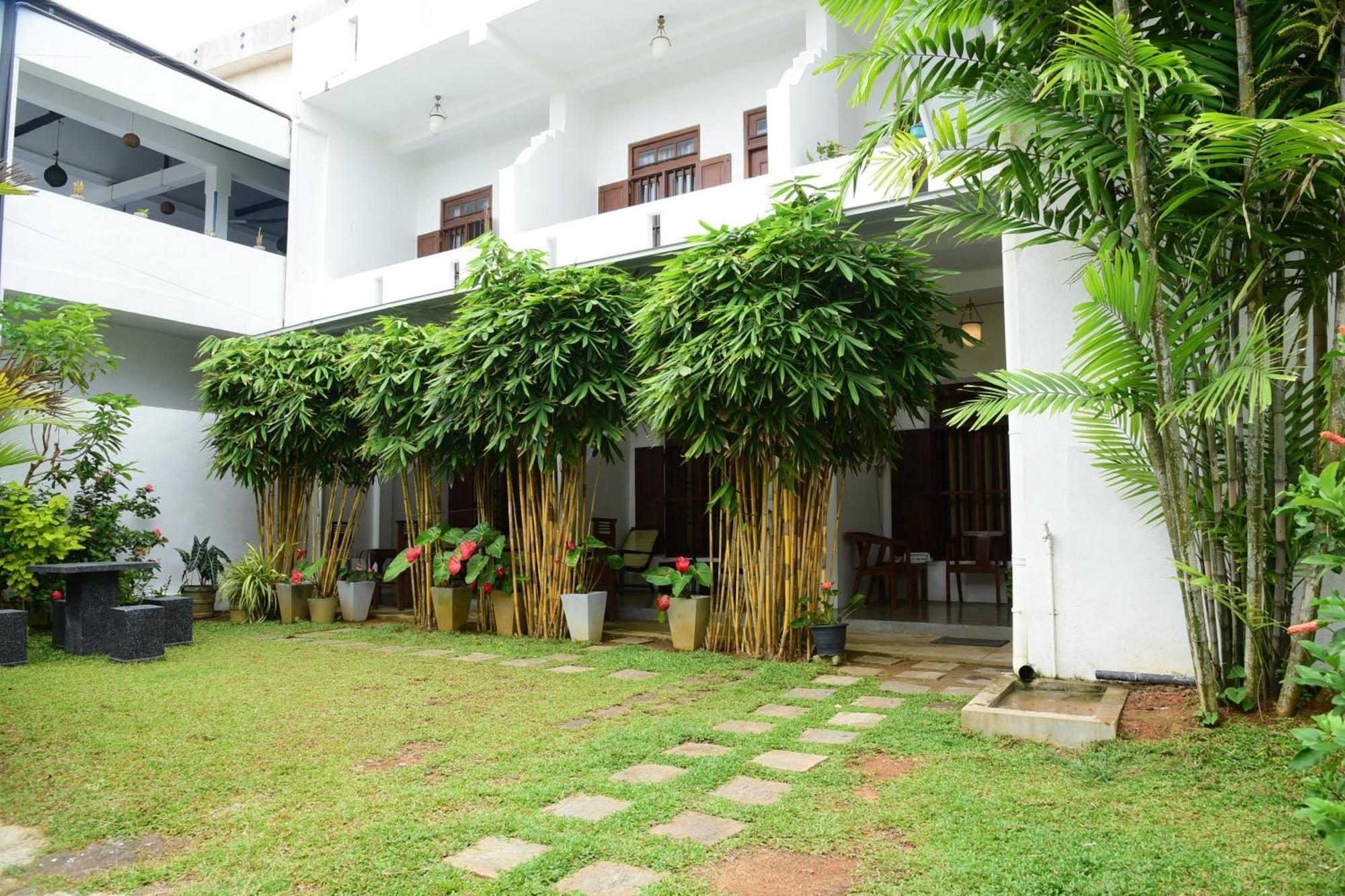 Tranquil Hotel Hikkaduwa Buitenkant foto